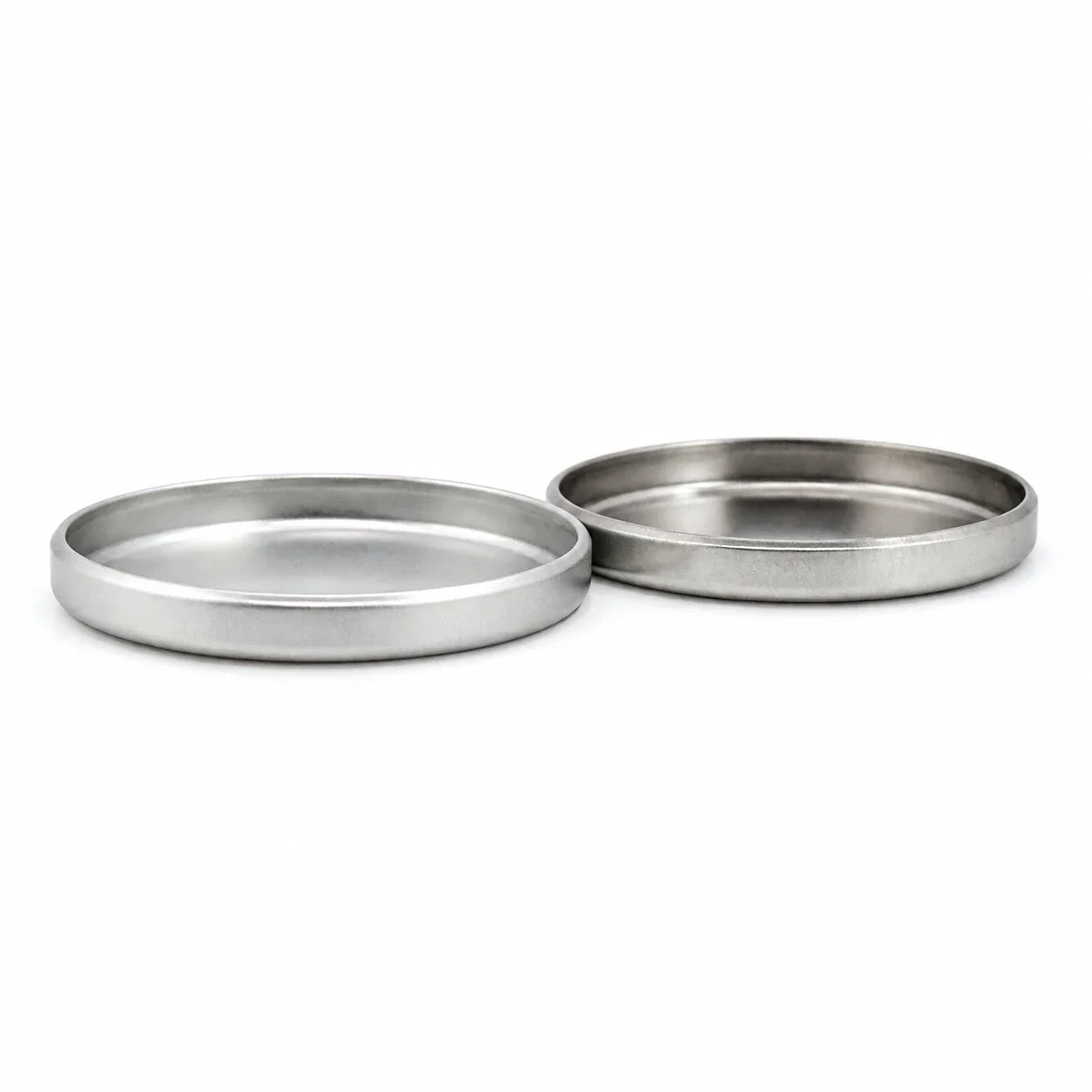 CR2025 aluminum-clad coin cell case set, side profile detail